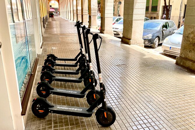1.5 H Electric Kick-Scooter Tour - Getting started at Carrer del Palau Reial, 12 and what’s included