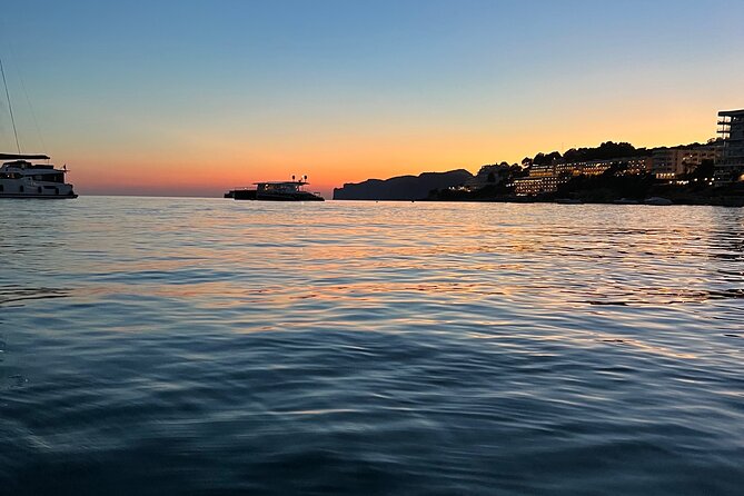 2 Hours Boat Rental in Santa Ponsa without License - Bringing your own snacks: the fridges plus nearby shopping habit