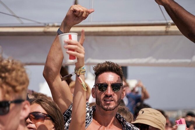 3 Hours Boat Party with 2 Live DJs in Mallorca - Paella lunch, one welcome drink, and how to think about the bar