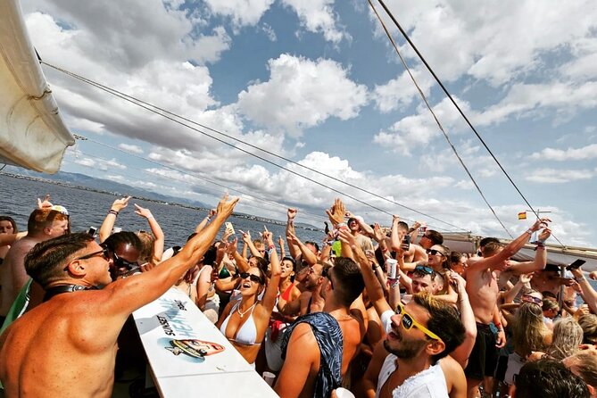 3 Hours Boat Party with 2 Live DJs in Mallorca - Swim stop, champagne sprays, and CO2 cannons on a Palma cruise