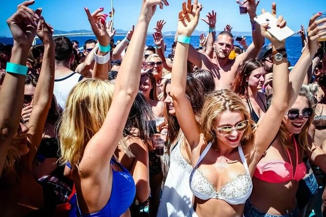 3 Hours Boat Party with 2 Live DJs in Mallorca - Price and value check for $117 in Palma