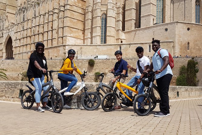 3 Hours E-Bike Tour in Palma - Cathedral de Mallorca and Palau de l’Almudaina: big names, smart pacing