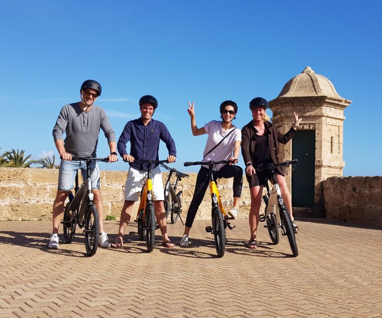 3 Hours Historic E-Bike Tour in Palma de Mallorca - Rolling Through Old Palma: Narrow Streets, Churches, and Convents