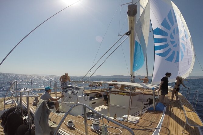 Adult Only Sunset Catamaran Palma bay - Tapas onboard: why eating at sea beats a quick restaurant stop