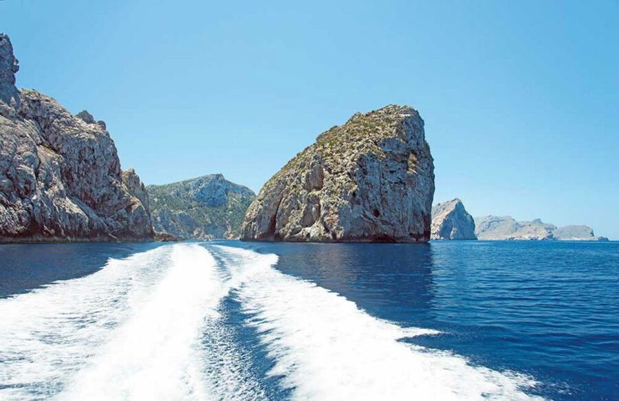 Alcudia: Boat Trip to Cap de Formentor and Formentor - Cap de Formentor and the lighthouse area: iconic, but time is short