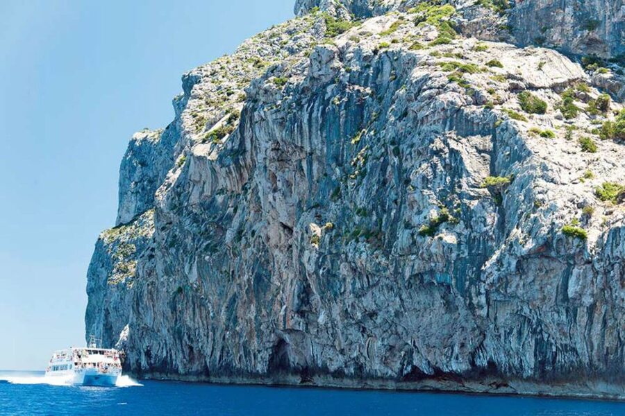 Alcudia: Boat Trip to Cap de Formentor and Formentor - Where you board in Alcudia (and why it matters)