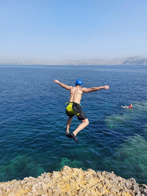 Alcudia: Coasteering Cliff Jumping - Coasteering in Alcúdia, from cliff jumps to sea-cave swims
