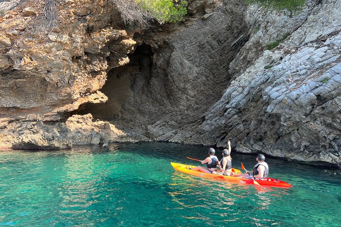 Alcudia: Guided Sea Kayaking & snorkelling Tour (day & sunset) - Where you start in Alcúdia and how the 2-hour flow works