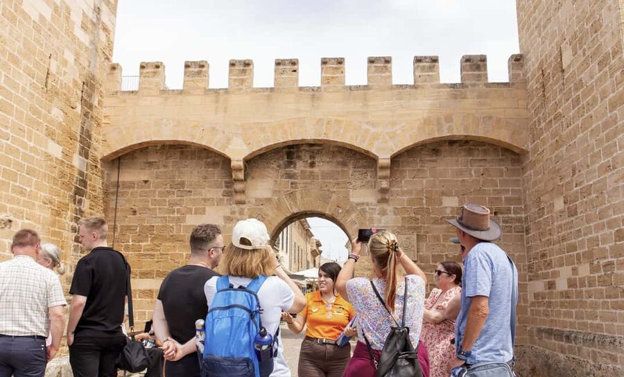 Alcudia Old Town Private Tour - Starting at the Oficina de Turisme dAlcúdia, then setting the tone