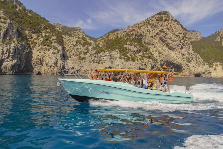 Alcudia: Pirate Cave, Parc Natural & Snorkel - Cap Farrutx: photo stop plus a straightforward swim window