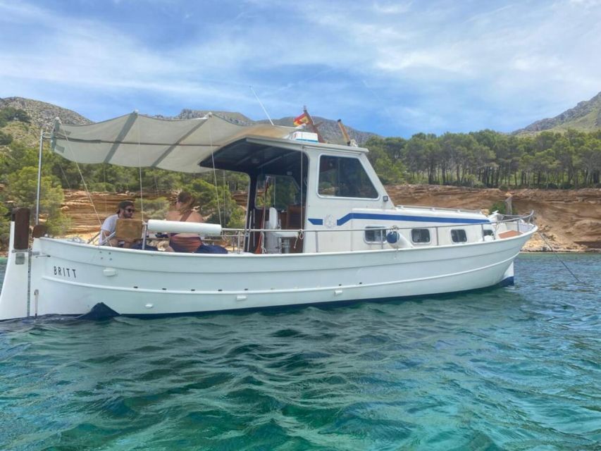 Alcudia: Private Sunset Boat Trip with Glass of Wine & Snack - Stop One, Step In: Bistro Mar to Alcúdia Bay