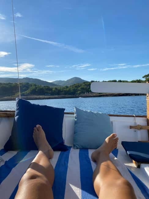Alcudia, Private Tour: Scenic 2.5-Hour Boat Tour - Caló de Sa Figuera: a cove stop built for breaks and water time