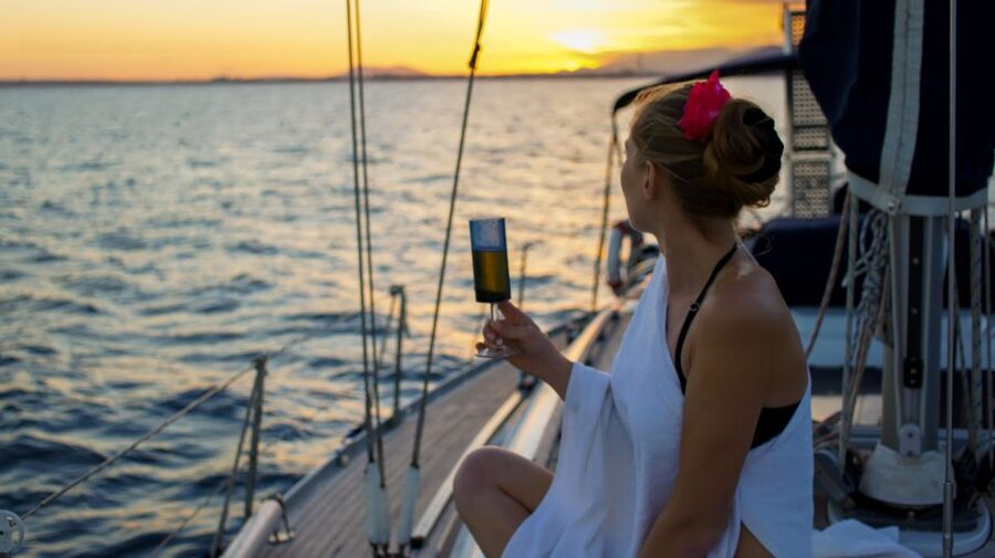 Alcudia: Romantic Sailing Trip with Diner for 2 - FAQ
