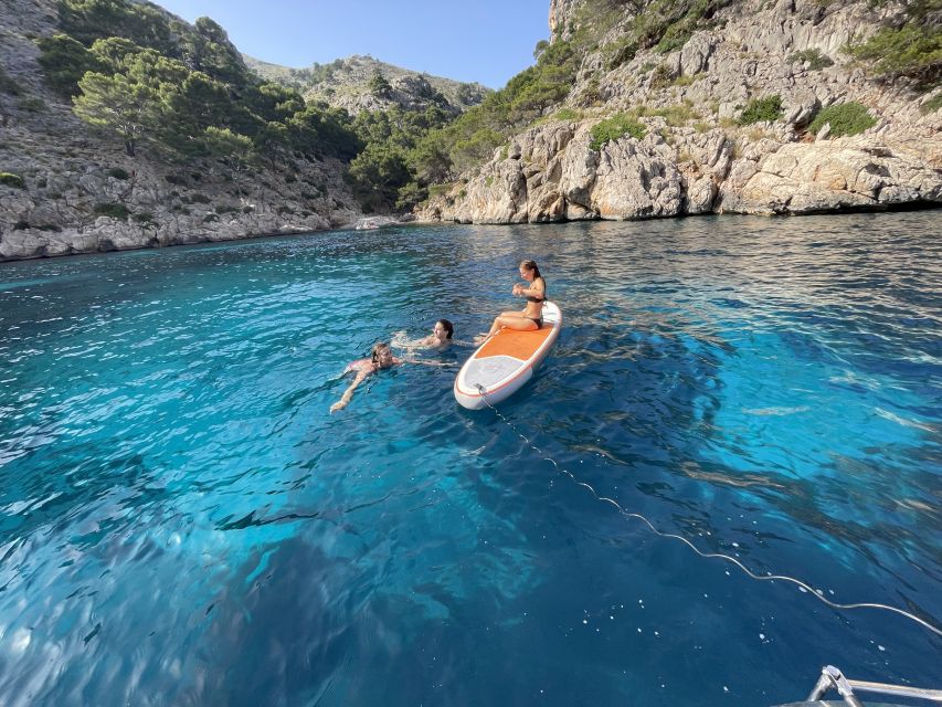 Alcudia: Sailing Yacht Excursion with Wine & Tapas - Badia de Pollença: The Cruise Segment That Sets the Tone