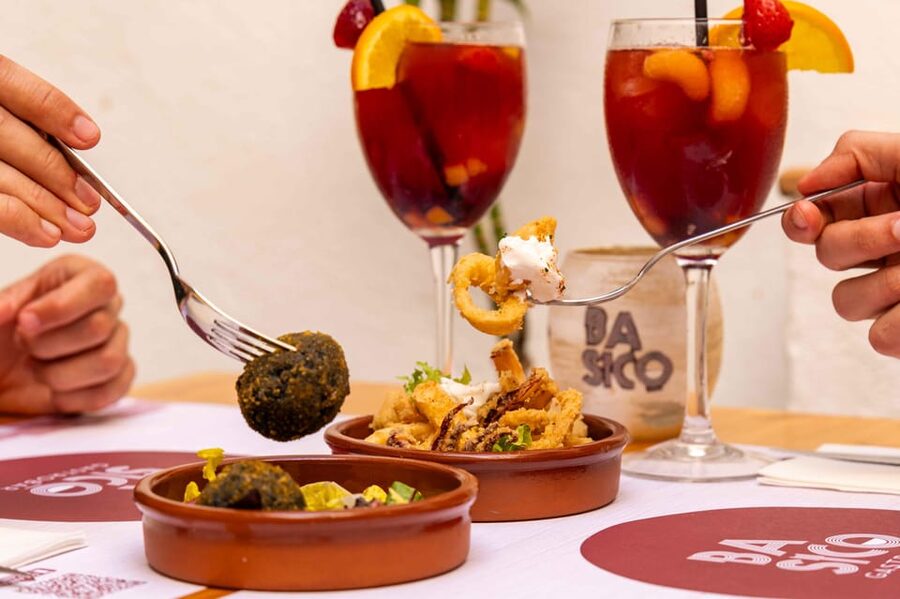 Alcudia: Self-Guided Gourmet Tapas and Wine Tour - Why This Alcudia Tapas Walk Is Such a Smart Self-Guided Choice