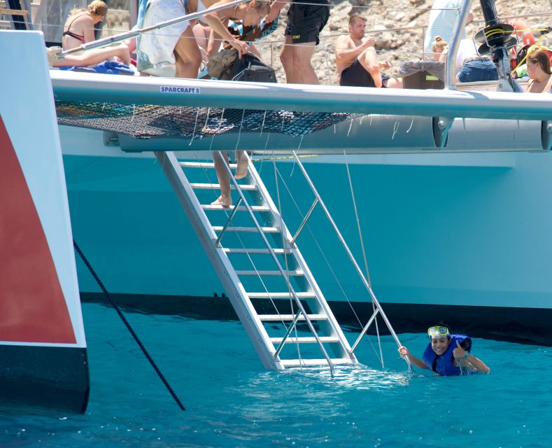 Alcudia: Sunset Catamaran Tour with Dinner and Snorkeling - Sunset sailing on north Mallorca: views with a real payoff