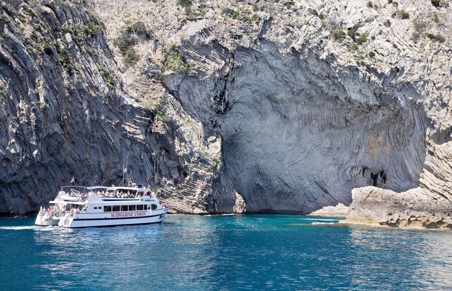 Alcudia: Trip to Formentor Beach - Formentor Beach: the sand, the water, and the crowd reality