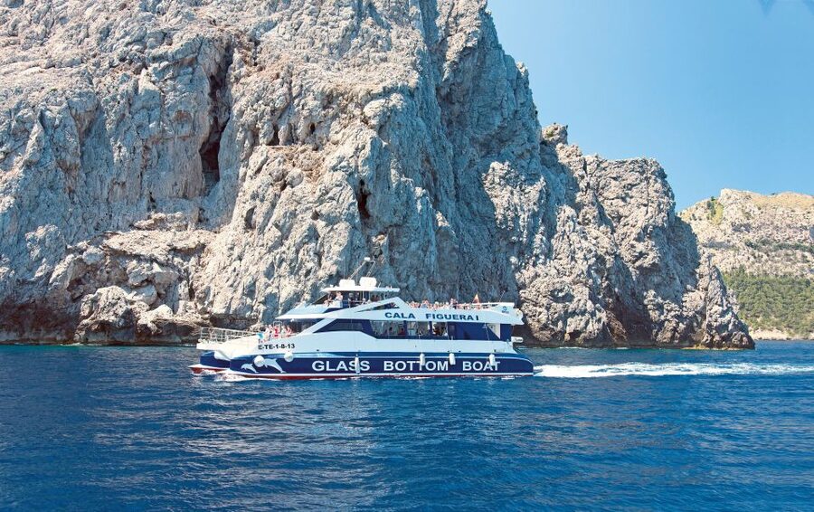 Alcudia: Trip to Formentor Beach - Boat comfort, bar choices, and what to expect onboard