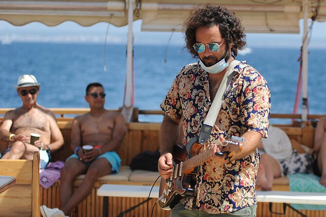 Barca Samba: The best boat experience in Mallorca - Your start in Palma, at Muelle Golondrinas and Palma Auditorium