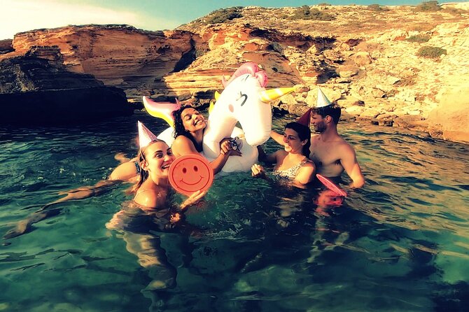 Beach Tours Mallorca. The Happy Vans. - The Happy Vans beach-day vibe, secret coves over crowds