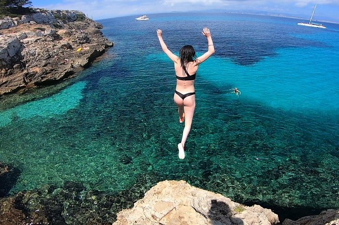 Beach Tours Mallorca. The Happy Vans. - Hidden pools and optional cliff jumps, choose your comfort level