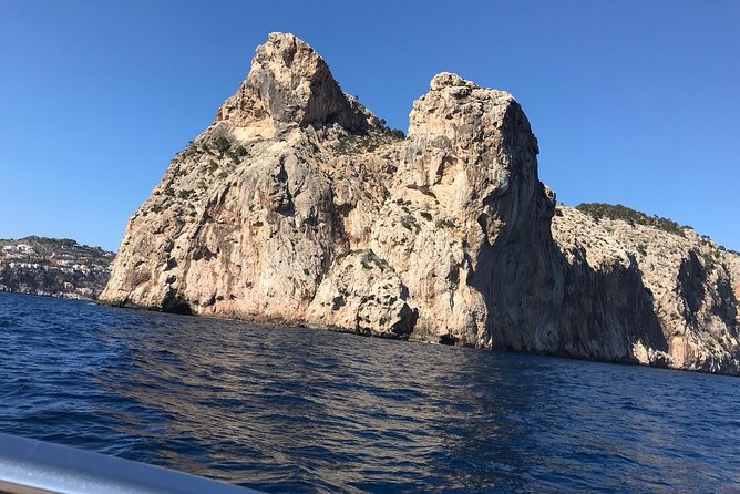 Bluemarine.me license free Bayliner Element E5 rental - Bluetooth-Radio, cooling box, and small comforts that improve the whole trip