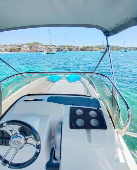 Boat Rental Without Licence ( Santa Ponsa ) - Boat size, power limits, and who can steer it
