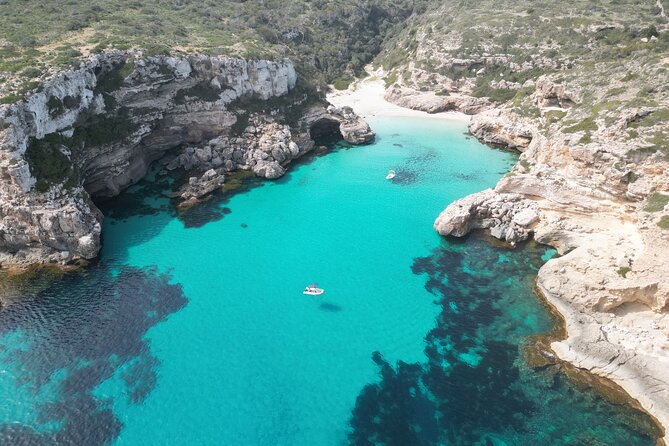 Boat tour Cala Figuera, Es Pontas, Caló de Moro, Cala Marmols - A small-boat Mallorca day that stays focused on coves