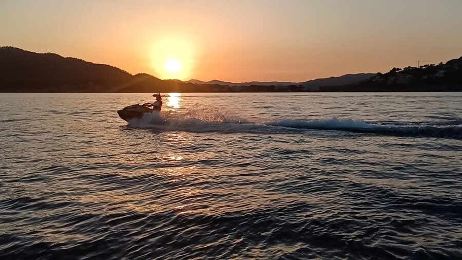 Cala Millor: Jetski Tour of Sea Lion Cave or Caves of Artà - Where You Meet, Get Geared Up, And Start With Cala Bona