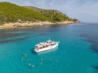 Boat Excursion with Drinks and Food