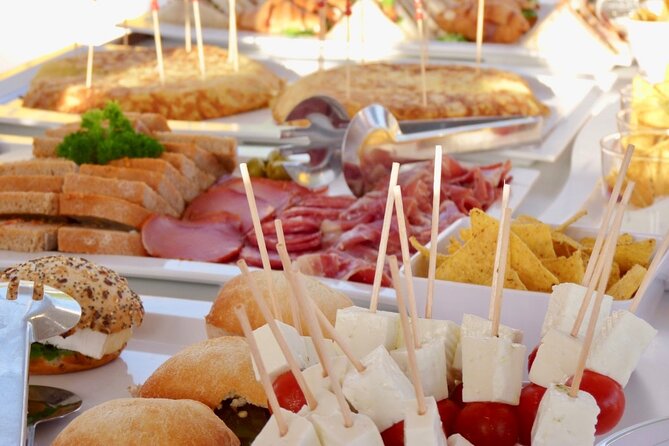 Catamaran sailing at sunset with tapas Palma de Mallorca - Key points to know before you go