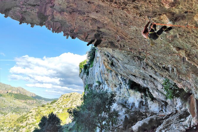 Climbing day in private tour - What Your 4.5 Hours Look Like From Meet-Up to Back Again