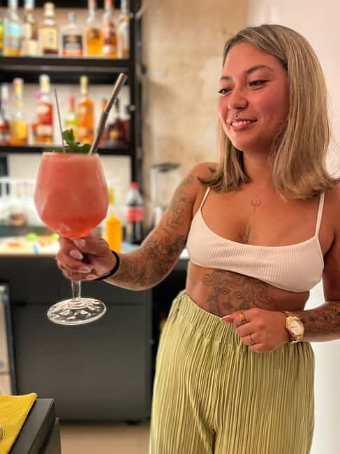 Cocktail course Mallorca - Music, a photo booth, and a bar setting that encourages lingering