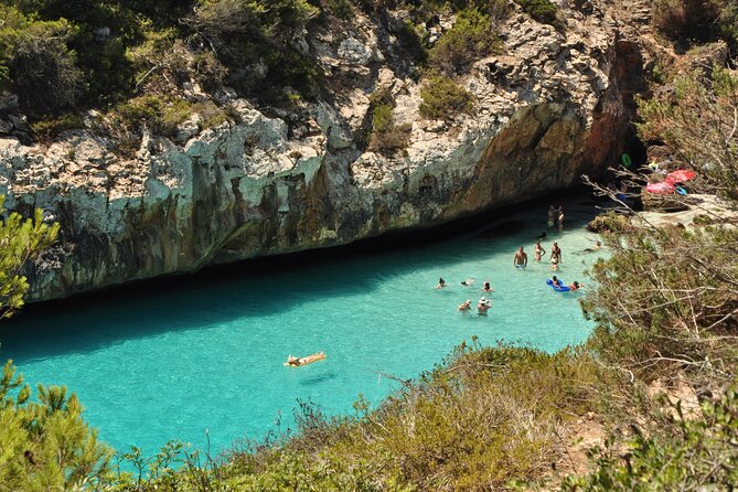 Discover Cala des Moro and S’Almunia the smart way - The 9:00 am schedule, and how the day actually feels