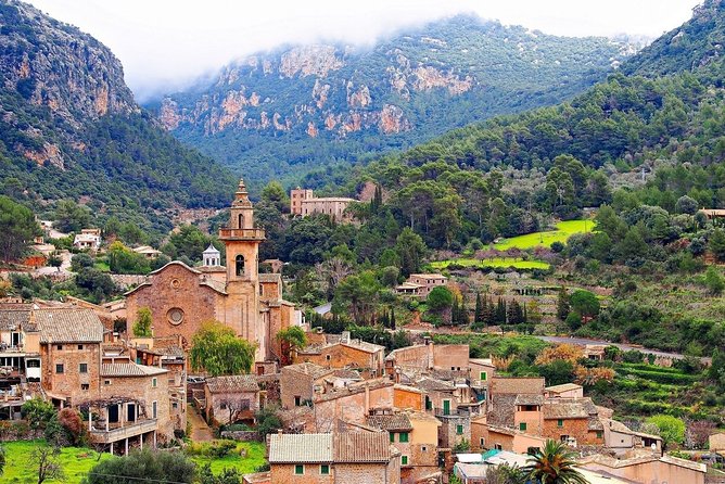 Discover the major cultural attractions of Palma De Mallorca on a Private Tour - Passeig des Born and Palma’s center: walk, look, then connect the story