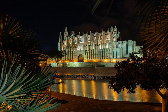 Drinks & Bites in Palma de Mallorca Private Tour - What you’ll actually do with the nightlife talk