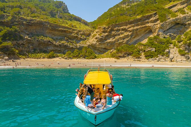 Enjoy crystal clear waters for 2 hours - The Crew and Service: Why People Keep Booking Again