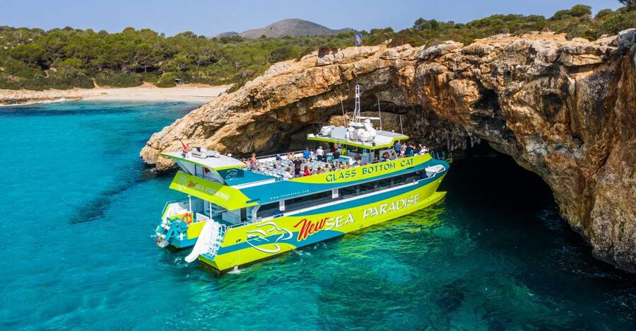 From Calas de Mallorca: Scenic Glass Bottom Boat Tour - Key things I’d center in your decision