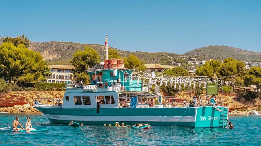 From Magaluf: Palma Bay Sightseeing Cruise with Live Music - Illetas and Punta Negra viewpoints before your swim break