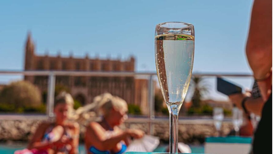From Magaluf: Palma Bay Sightseeing Cruise with Live Music - Should you book the Magaluf to Palma Bay live music cruise?