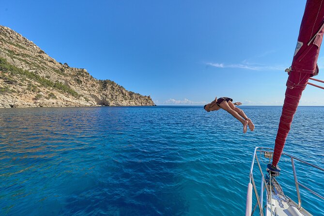 Half day on a private sailboat in Mallorca (port d'andratx) - Food and Drinks: Tapas on the Sea Without the Big-Meal Pressure