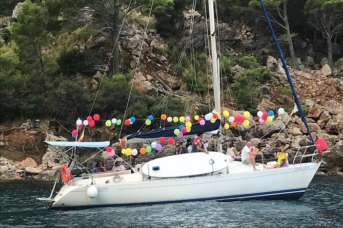 Half Day Sailing Excursion along the Coast - Skippers Who Read the Room: Miguel, Santi, and Ramiro