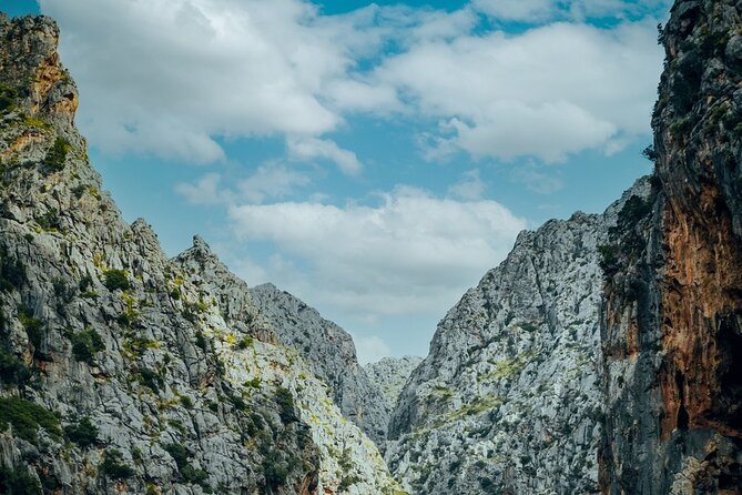 Hike the canyon of Torrent de Pareís - The pre-hike briefing, where safety meets common sense