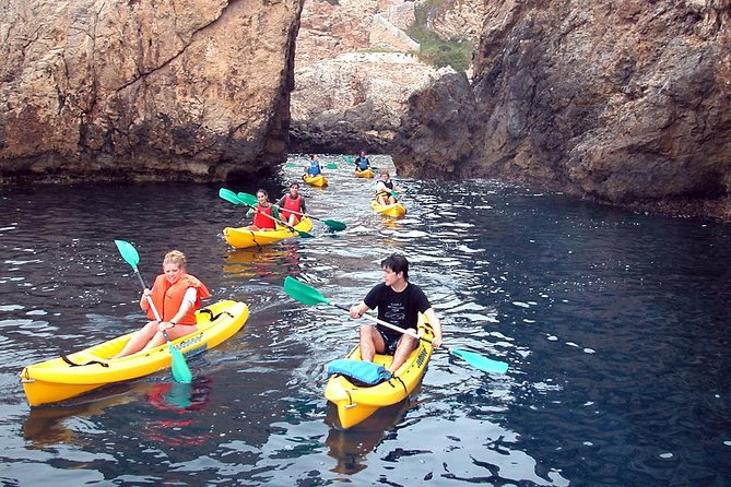 Kayak Tour to Malgrat's Islands from Santa Ponsa - Group size and pacing: active, but not exhausting