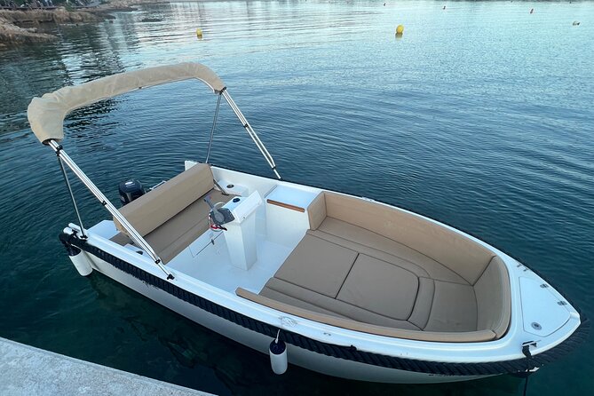 License free boat rental around the coast of santa ponsa - License-free boating in Santa Ponça, and why that matters