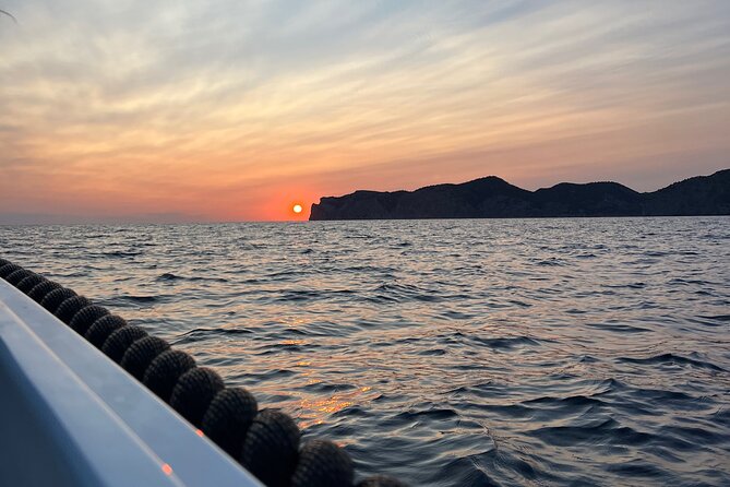 License free boat rental around the coast of santa ponsa - The coastline around Santa Ponça and Calvià: what you’re really paying for