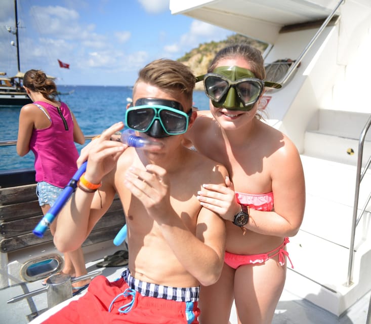 Mallorca: 2-Hour Dolphin Watching Cruise & Glass-Bottom Boat - The Glass-Bottom Section: Fun, But Not the Whole Story