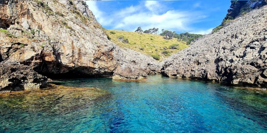 Mallorca Alcudia: Jack Sparrow Cave Jet Ski Tour - Alcudiajets check-in, then a quick training session