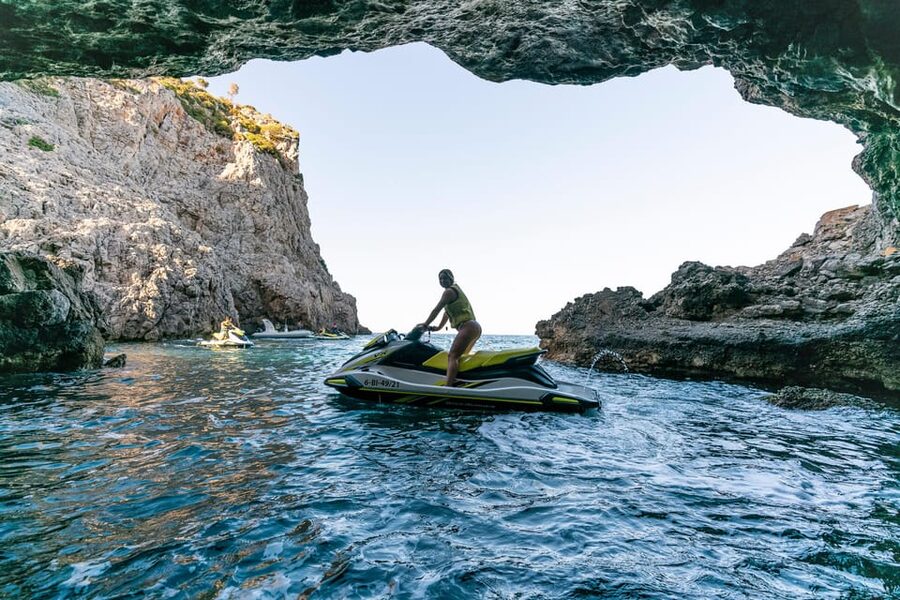 Mallorca Alcudia: Jack Sparrow Cave Jet Ski Tour - Riding Alcúdia Bay: the part that makes the whole day