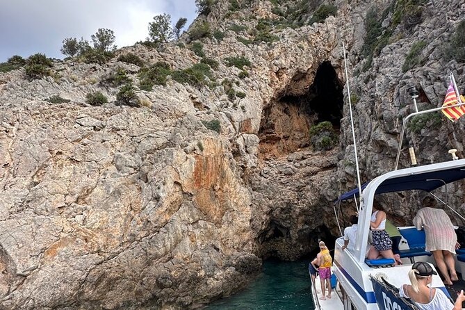 Mallorca Beach & Caves 4hr Boat Trip Drinks, Tapas, SUP & Snorkel - Duration and pacing: 4 hours that feels like the right length